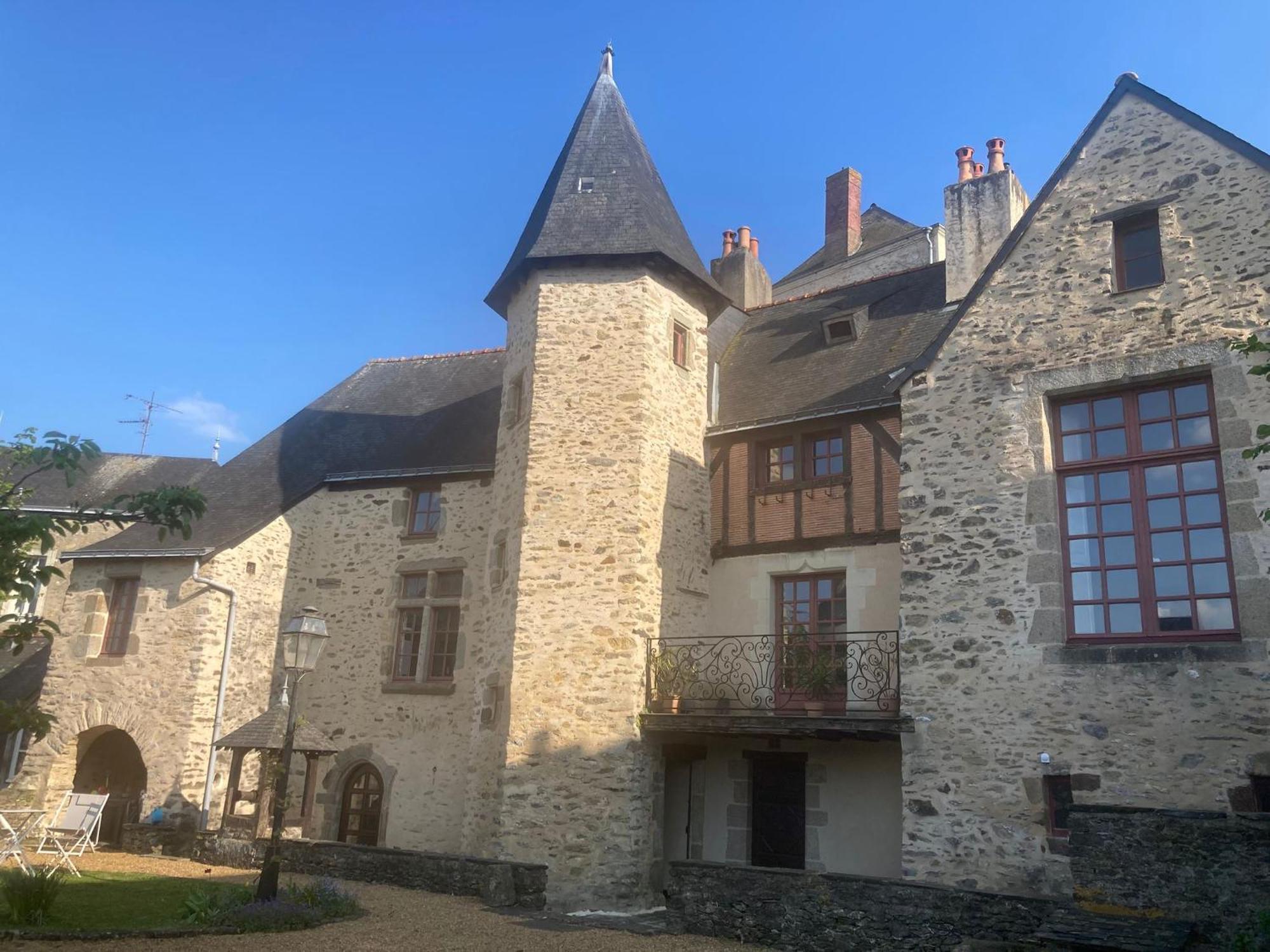 Bed and Breakfast Le logis du Vassal à Laval  Extérieur photo